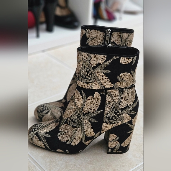 Steve Madden Goldie / Black and soft gold sequin bootie - Picture 2 of 4